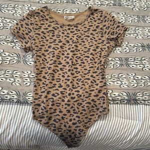 Abercrombie & Fitch bodysuit leopard